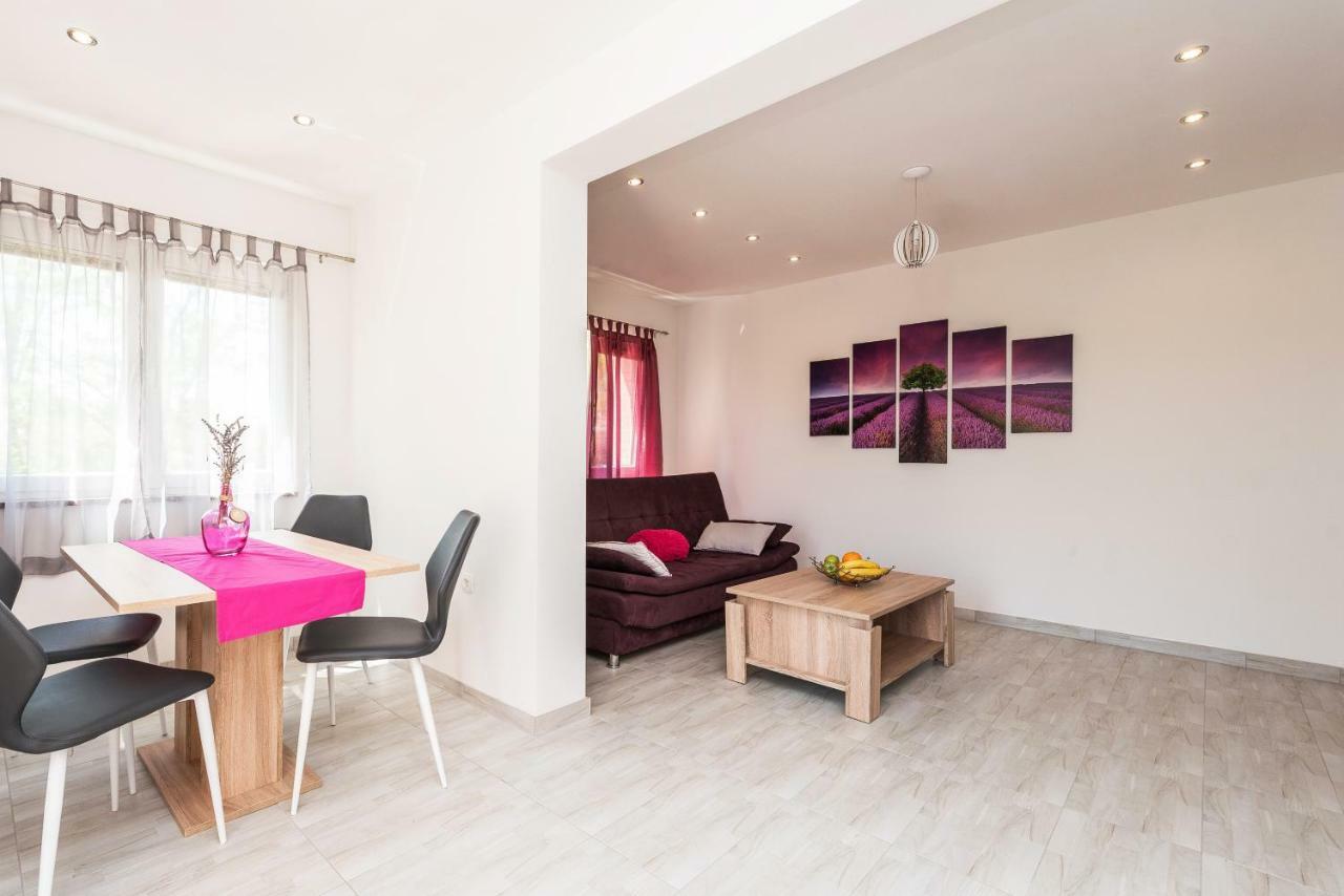 Micko Apartment *